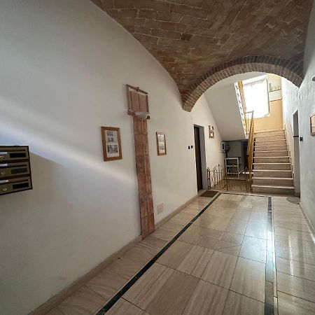 Casa Susanna - Delizioso Piano Terra, Centralissimo, Superservito, Tranquillo, Appena Fuori Ztl Parcheggio Libero Терні Екстер'єр фото